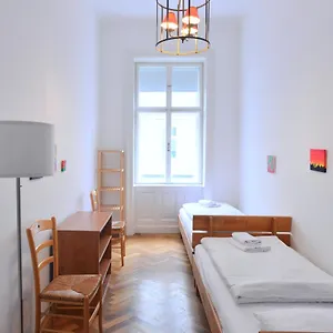 Flat - 1 Free Parking Space At The Metro Apartamento